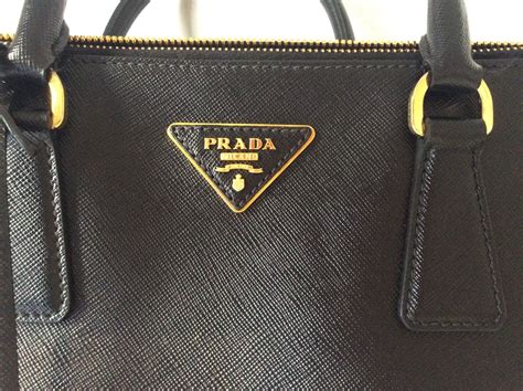 prada vecchie collezioni|prada bag 2010.